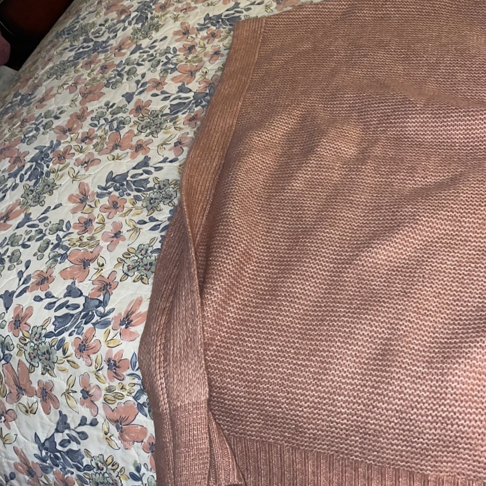 Universal Threads sweater - Picture 5 of 9
